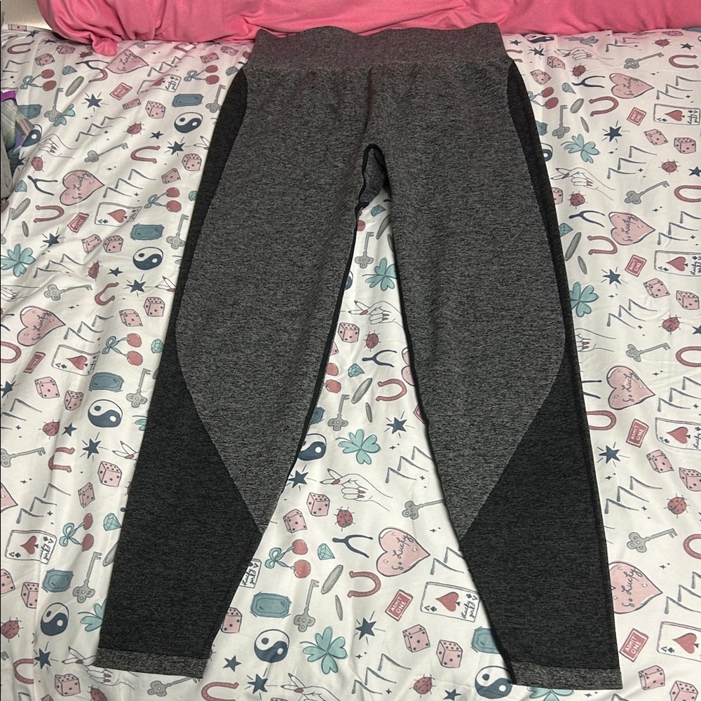 PINK Victoria's Secret Charcoal and Black Leggings